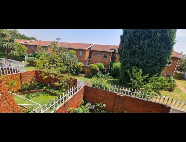 3 BEDROOM TOWNHOUSE FOR SALE IN BEDFORD GARDENS